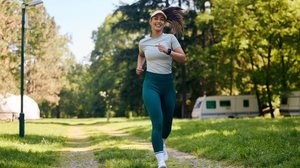 Os exercícios físicos ajudam a prevenir doenças vasculares (Imagem: Drazen Zigic | Shutterstock)