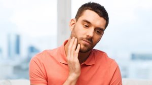 Cenas de "Vale Tudo" despertam dúvidas no público sobre caxumba e infertilidade masculina (Imagem: Ground Picture | Shutterstock)