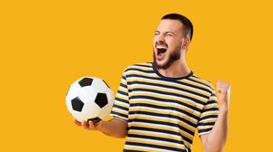A paixão pelo esporte também pode ser vivida por meio de sons, sensações e recursos de acessibilidade que aproximam pessoas com deficiência visual dos jogos (Imagem: Pixel-Shot | Shutterstock)