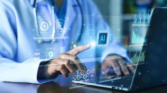 Entenda como a tecnologia ajuda a transformar dados em conhecimento clínico na saúde