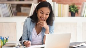 Aprender esses conceitos matemáticos é fundamental para os vestibulares (Imagem: fizkes | ShutterStock)