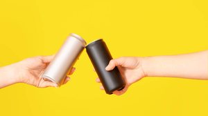 Os energéticos contêm compostos que potencializam os efeitos da cafeína no sistema nervoso, aumentando o esforço do coração (Imagem: 
Pixel-Shot | Shutterstock)