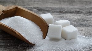 O consumo excessivo de açúcar é prejudicial para a saúde (Imagem: Kerim Koca | Shutterstock)