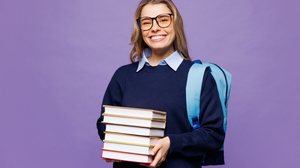 Questões interdisciplinares ganham ainda mais relevância nos vestibulares e exigem dos candidatos a capacidade de relacionar conhecimentos de diferentes áreas (Imagem: ViDI Studio | Shutterstock)