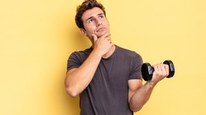 Os exercícios físicos podem revelar doenças silenciosas, e reconhecer os sinais é essencial para identificá-las ainda no estágio inicial (Imagem: Kues | Shutterstock)