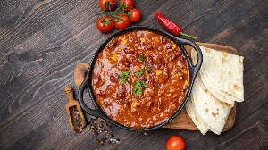 Chili de feijão com carne (Imagem: Elena.Katkova | Shutterstock)