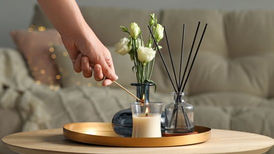 Atenção aos detalhes ajudam a criar espaços mais leves, acolhedores e cheios de boas sensações (Imagem: New Africa | Shutterstock)