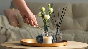 Atenção aos detalhes ajudam a criar espaços mais leves, acolhedores e cheios de boas sensações (Imagem: New Africa | Shutterstock)