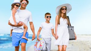 O verão e o período de férias ampliam a rotina de lazer das crianças, tornando os cuidados dos responsáveis ainda mais necessários (Imagem: Billion Photos | Shutterstock)