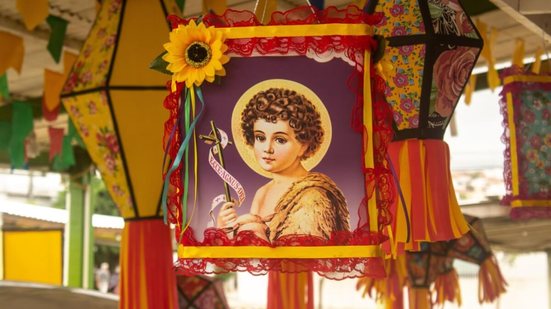 Três santos são figuras centrais das festividades juninas (Imagem: felipequeiroz | Shutterstock)