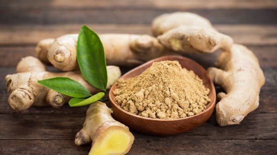 O gengibre, além de ser um ingrediente saboroso, traz muitos benefícios à saúde (Imagem: pilipphoto | Shutterstock)