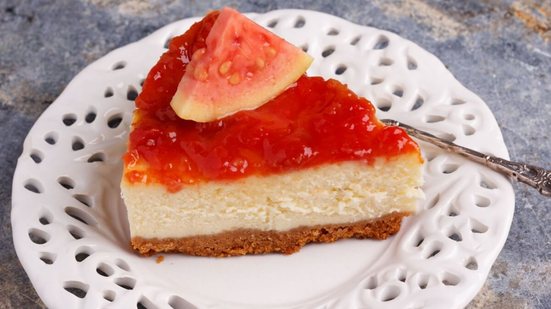 Cheesecake de goiaba (Imagem: Iuliia Timofeeva | Shutterstock)