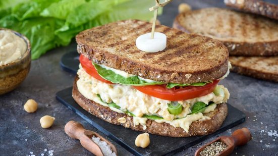 Sanduíche de grão-de-bico (Imagem: barriga | Shutterstock)