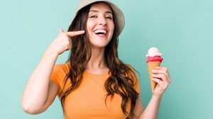 A hipersensibilidade dentinária afeta cerca de 30% da população adulta (Imagem: Kues | Shutterstock)