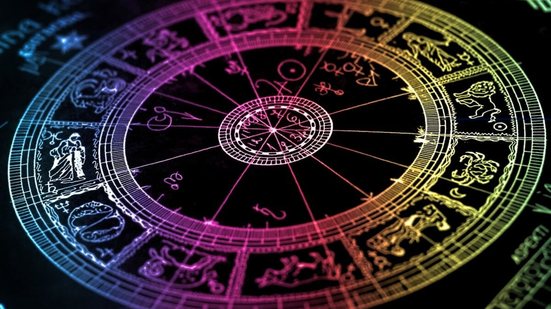 O sábado trará energia de transformação aos nativos (Imagem: vladm | Shutterstock)