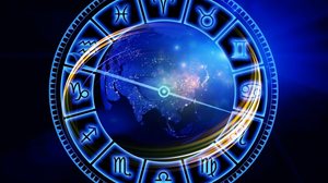 As energias do dia poderão trazer desafios, mas organização, senso de realidade e paciência ajudarão a transformar tensões em aprendizados (Imagem: agsandrew | Shutterstock)