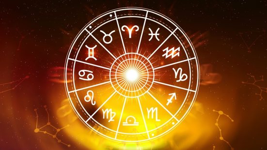 A quinta-feira influenciará o comportamento dos nativos de maneiras distintas (Imagem: napaporn sawaspardit | Shutterstock)