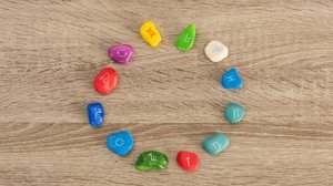 A transformação interna, a revisão de hábitos, os ajustes nos relacionamentos e a atenção às responsabilidades serão fundamentais neste domingo (Imagem: LightField Studios | Shutterstock)