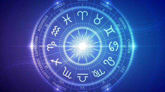 As tendências astrológicas trarão direcionamentos que poderão favorecer decisões e ajustar caminhos em momentos importantes para cada signo (Imagem: ShannonChocolate | Shutterstock)