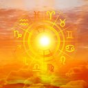 As energias do domingo tenderão a estimular transformações internas, revisão de atitudes e maior consciência sobre relações (Imagem: ImageSymphony | Shutterstock)