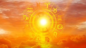 As energias do domingo tenderão a estimular transformações internas, revisão de atitudes e maior consciência sobre relações (Imagem: ImageSymphony | Shutterstock)