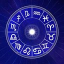 A sexta-feira exigirá que os nativos ajam com consciência, mantenham os pés no chão e alinhem os sonhos às atitudes práticas (Imagem: Sudarat Thaneerat | Shutterstock)