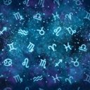 O movimento dos astros poderá estimular transformações em diferentes áreas da vida dos nativos (Imagem: E.Va | Shutterstock)