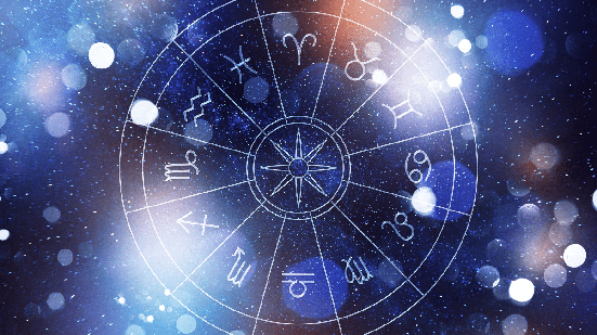 O dia será marcado por emoções intensas, pedindo equilíbrio para evitar conflitos e atitudes impulsivas (Imagem: FabrikaSimf | Shutterstock)