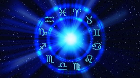 A sexta-feira trará questões ligadas ao controle, às emoções e às mudanças em diferentes áreas da vida (Imagem: ImageSymphony | Shutterstock)