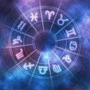 O dia será marcado por emoções intensas, desafios nas relações e a necessidade de agir com maturidade (Imagem: Allexxandar | Shutterstock)