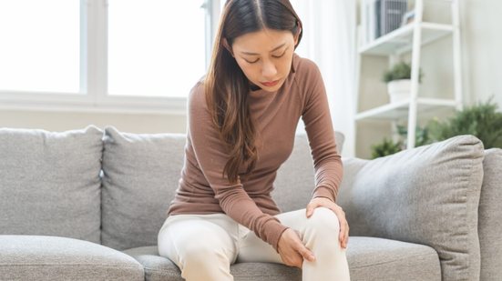 A alimentação também exerce papel relevante na saúde das articulações (Imagem: Kmpzzz | Shutterstock)