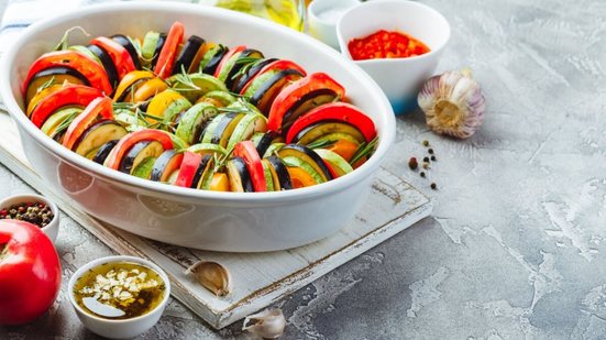 Ratatouille de forno simples (Imagem: Irina Burakova | Shutterstock)