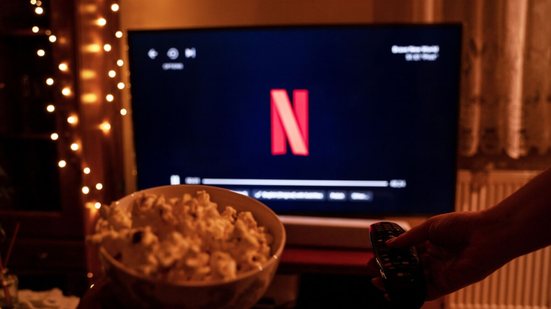 Histórias intensas, universos fantásticos e comédias divertidas estão entre as novidades do streaming (Imagem: Arpan Bhatia | Shutterstock)