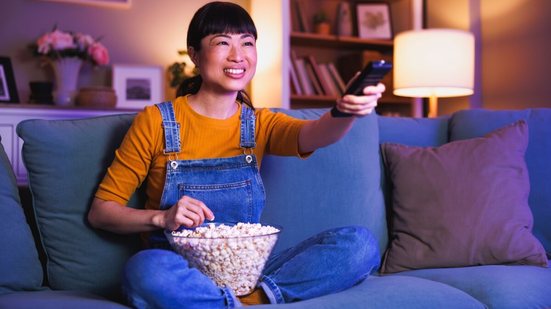 Netflix, Disney+ e Prime Video reservam grandes lançamentos para a semana (Imagem: Impact Photography | Shutterstock)