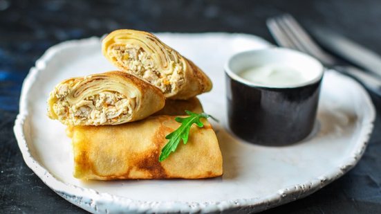 Crepioca de frango (Imagem: Alesia.Bierliezova | Shutterstock)