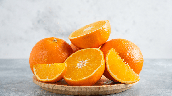 Doçura, acidez e quantidade de suco ajudam a definir qual fruta combina melhor com cada preparo (Imagem: azerbaijan _stockers | Shutterstock)