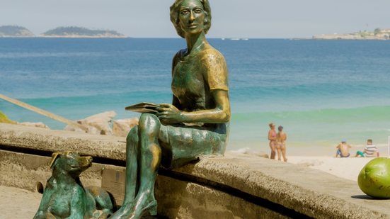 Nas redes sociais, em tatuagens, em bios de perfis e em redações de vestibular, esta frase de Clarice Lispector aparece com frequência (Imagem: Simon Mayer | Shutterstock)