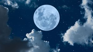 Nesta quinta-feira, acontece a última superlua de 2025 (Imagem: Onkamon | Shutterstock)