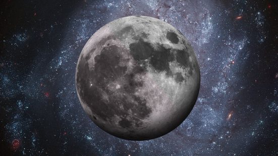 A Lua desempenha um papel fundamental no equilíbrio do planeta (Imagem: NASA images | Shutterstock)