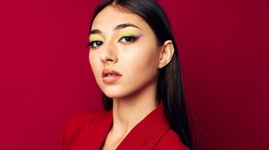 Cores vibrantes reforçam o maximalismo como linguagem de expressão e identidade (Imagem: COOL IMAGES Studio | Shutterstock)