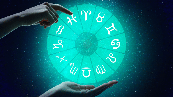 A astrologia mostra que cada signo representa uma energia essencial, capaz de ensinar lições importantes sobre a vida (Imagem: New Africa | Shutterstock)