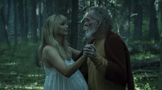 "Morra, Amor" reacende discussões urgentes sobre saúde mental materna (Imagem: Reprodução digital | MUBI e Paris Filmes)