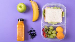 O cuidado com a alimentação é importante para um bom desempenho no Enem (Imagem: wavebreakmedia | Shutterstock)