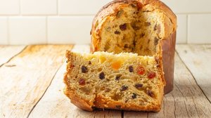 Panetone com frutas cristalizadas e uva-passa (Imagem: FeLopes | Shutterstock)