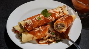 Panqueca de carne moída (Imagem: EDSON DE SOUZA NASCIMENTO | Shutterstock)