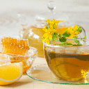 Chá de erva-de-são-joão com mel e limão (Imagem: Maryna Pleshkun | Shutterstock)