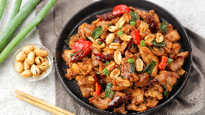 Frango Xadrez proteico (Imagem: Nunung Noor Aisyah | Shutterstock)
