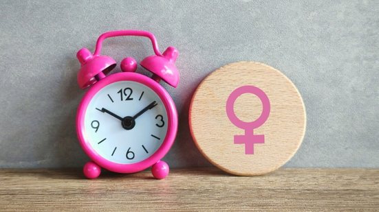 Cansaço, irritabilidade e falhas de memória são alguns sinais que podem indicar perimenopausa (Imagem: Faizal Ramli | Shutterstock)