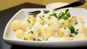 Nhoque de couve-flor com molho de castanha-de-caju (Imagem: Ramon grosso dolarea | Shutterstock)