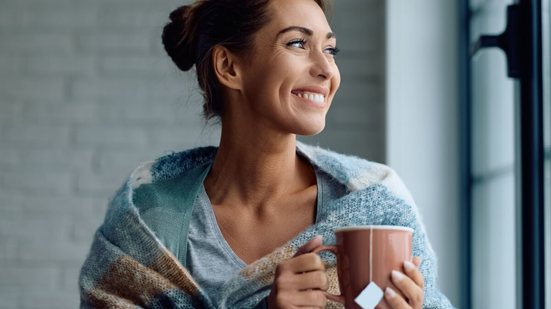 Queda de temperatura exige maiores cuidados com a saúde (Imagem: Drazen Zigic | Shutterstock)